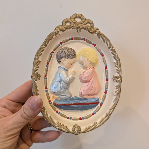 Vintage Praying Children Wall Plaque - Picture 5 of 9